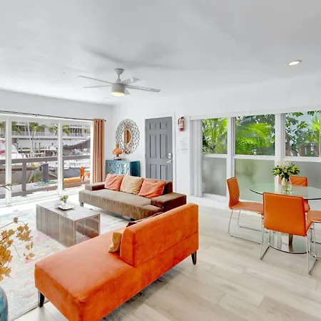 Orange Dream On The Water Apartamento